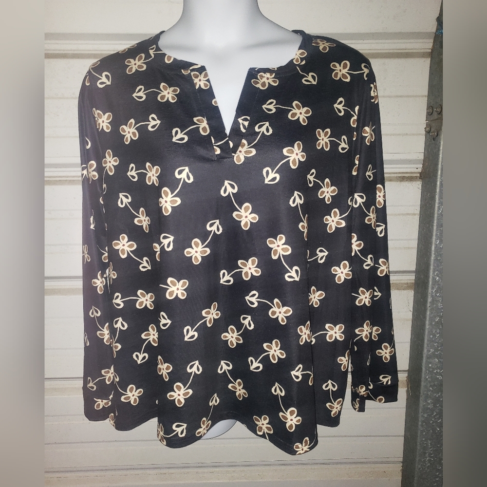 2X Plus Size Suzanne Betro Pretty Floral Print shirt Top Women's